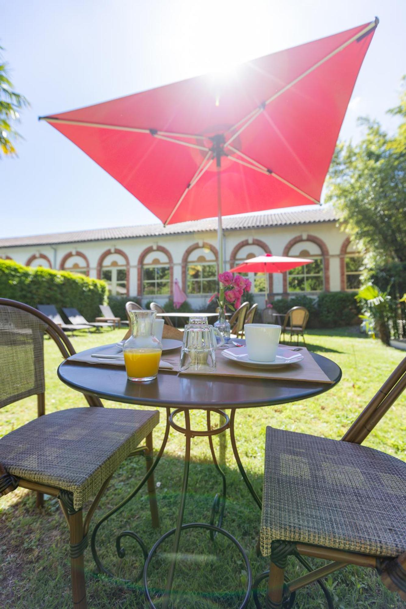 Hotel Les Bellugues Saint-Jean-du-Gard Buitenkant foto