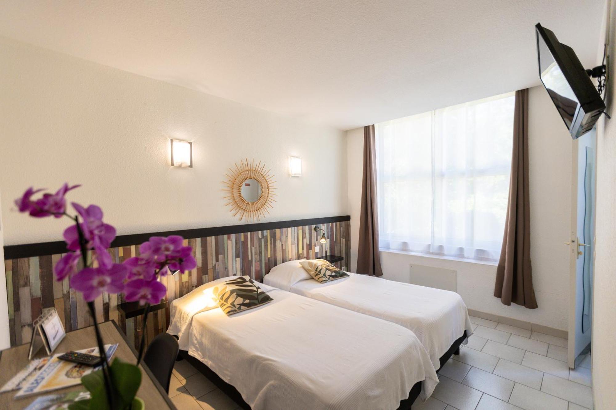 Hotel Les Bellugues Saint-Jean-du-Gard Buitenkant foto