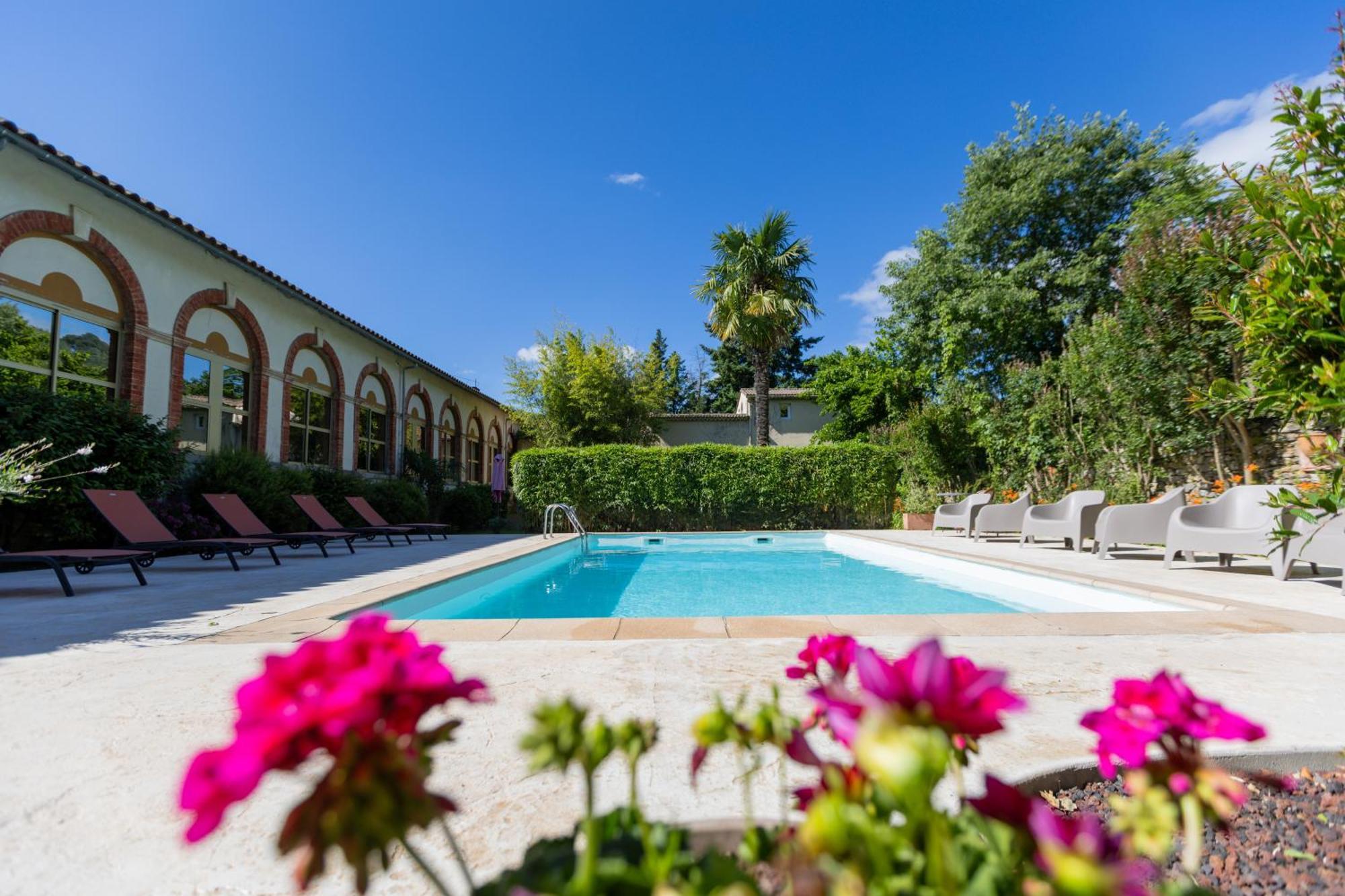 Hotel Les Bellugues Saint-Jean-du-Gard Buitenkant foto