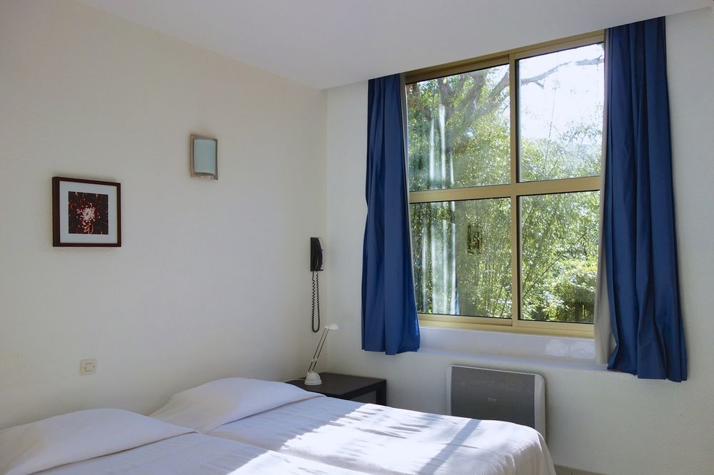 Hotel Les Bellugues Saint-Jean-du-Gard Buitenkant foto