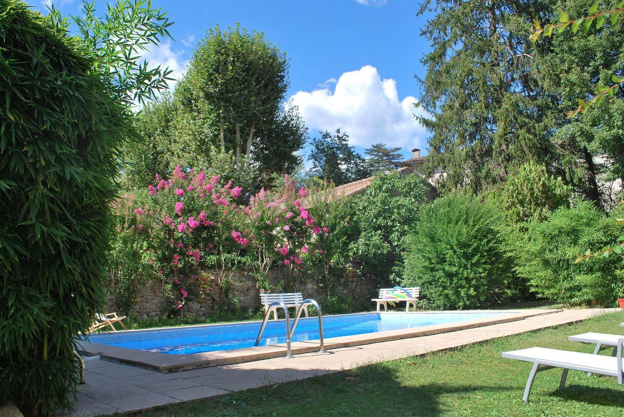 Hotel Les Bellugues Saint-Jean-du-Gard Buitenkant foto